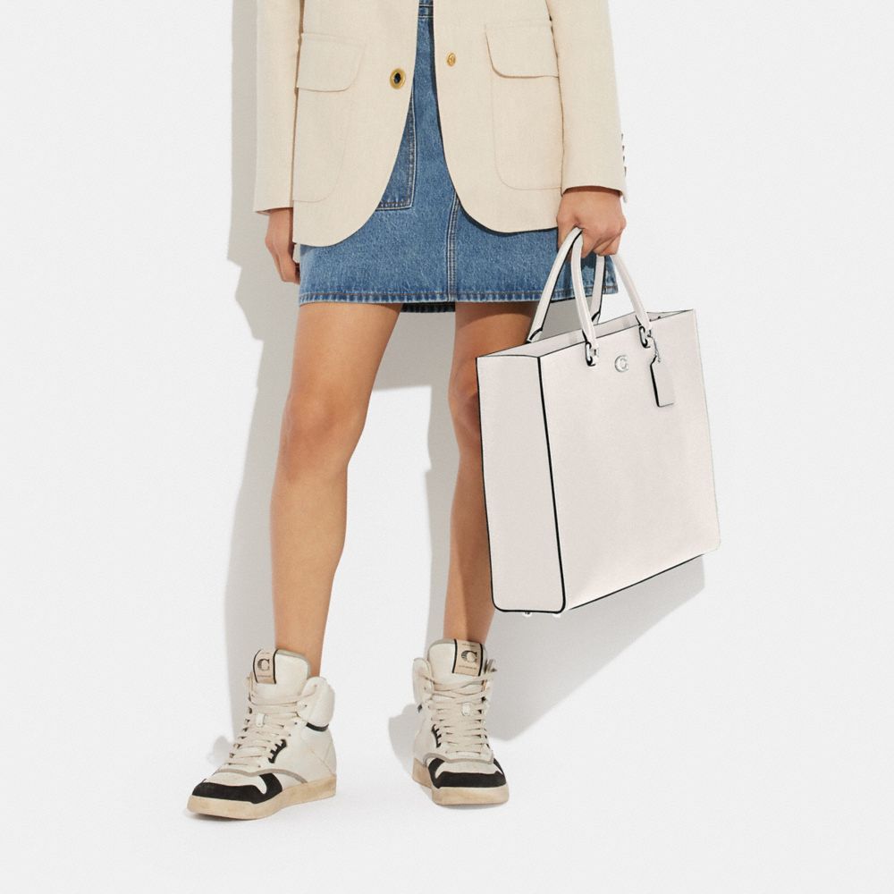 White Coach Tote 40 With Signature Canvas Chalk Women Tote Bag | PH_CH25691